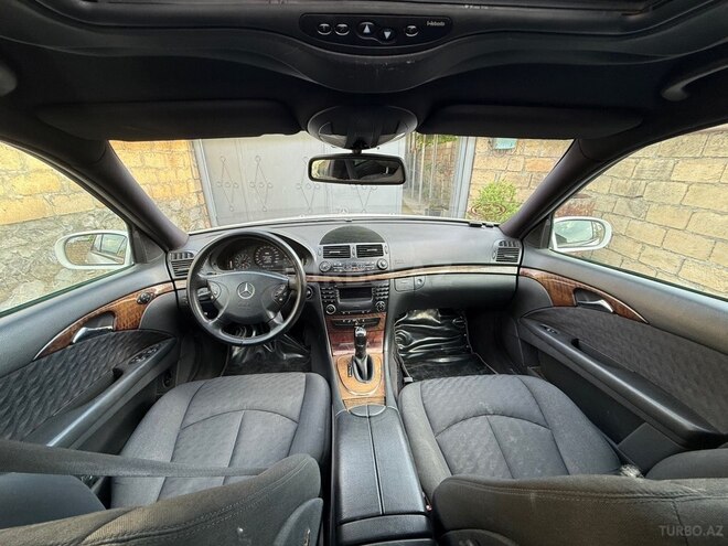 Mercedes E 240-8