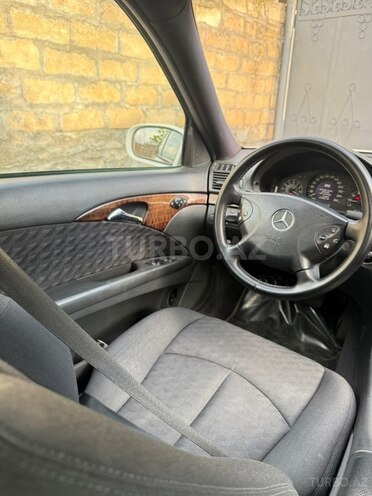 Mercedes E 240-10