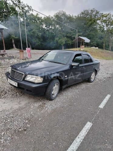 Mercedes C 200-11