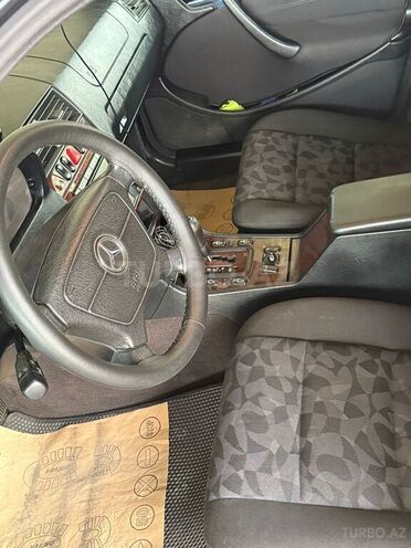Mercedes C 200-17