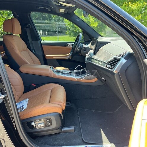 BMW X7-7