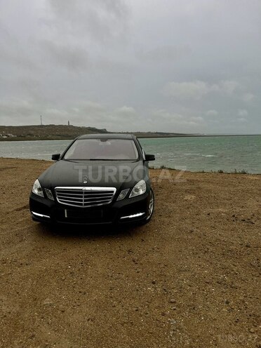 Mercedes E 220-1