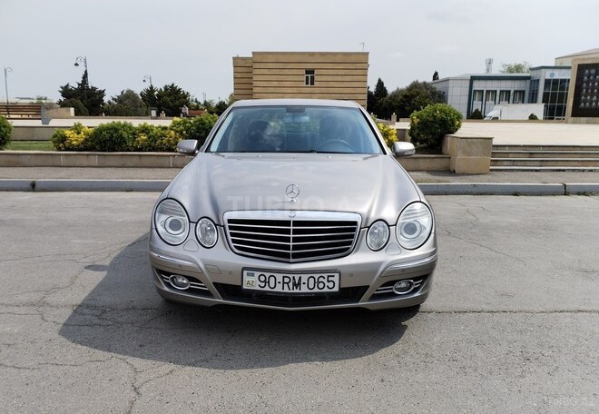 Mercedes E 220-1