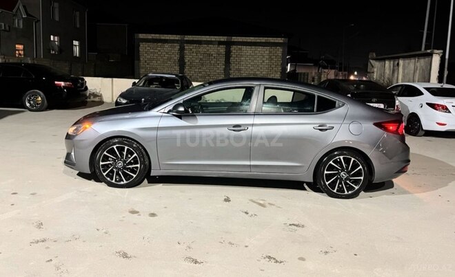 Hyundai Elantra-5