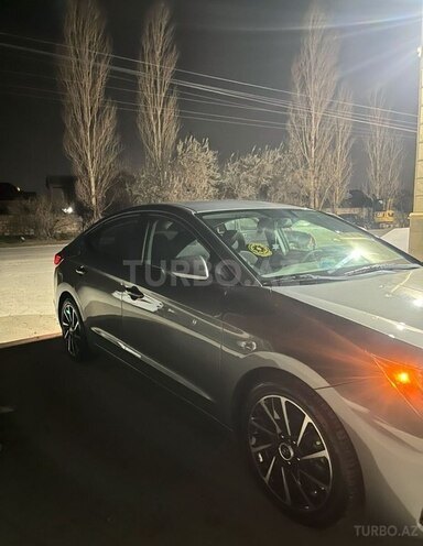 Hyundai Elantra-6