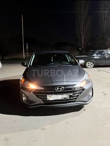 Hyundai Elantra-1