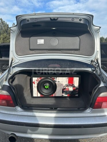 BMW 528-2
