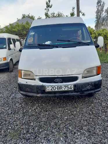 Ford Transit-1