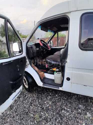 Ford Transit-5
