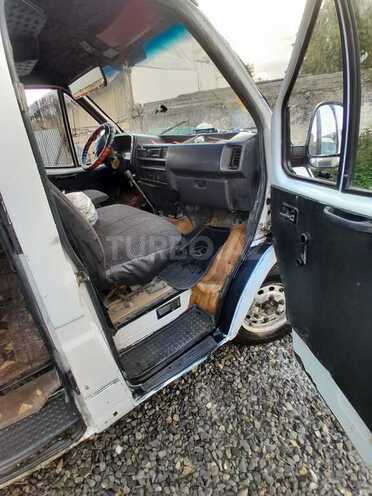 Ford Transit-6