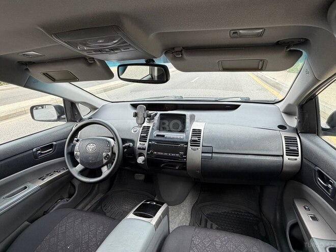 Toyota Prius-3