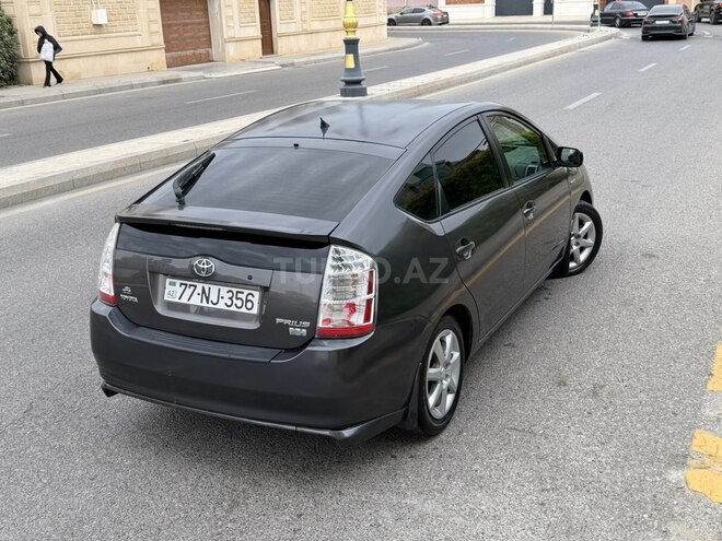 Toyota Prius-2