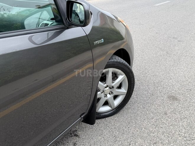 Toyota Prius-7