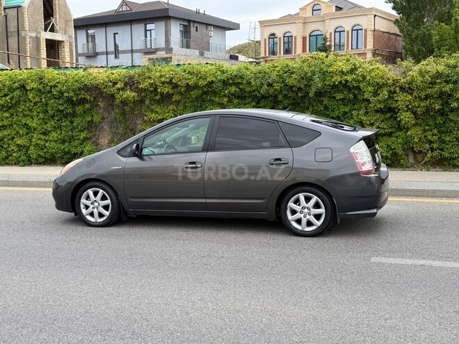 Toyota Prius-4