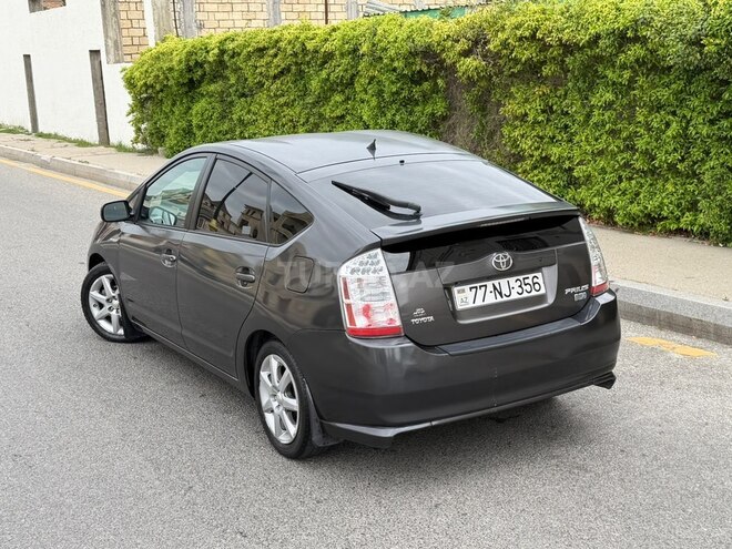 Toyota Prius-11