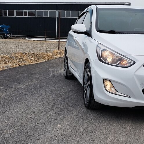 Hyundai Accent-20