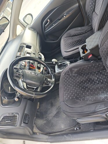 Kia Rio-9
