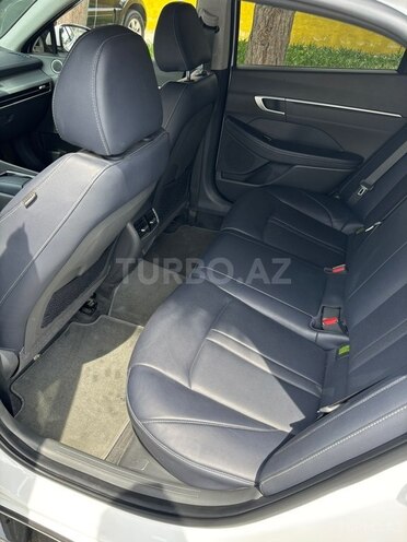 Hyundai Sonata-10