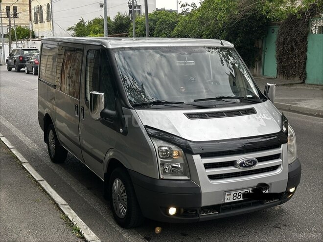 Ford Transit-1