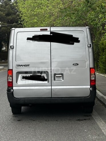 Ford Transit-8