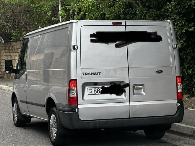 Ford Transit-4