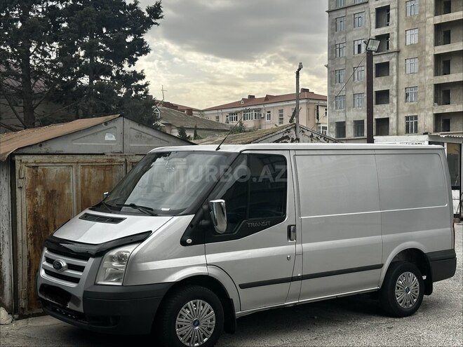 Ford Transit-11