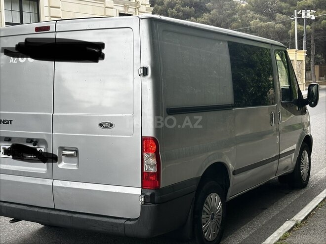Ford Transit-7
