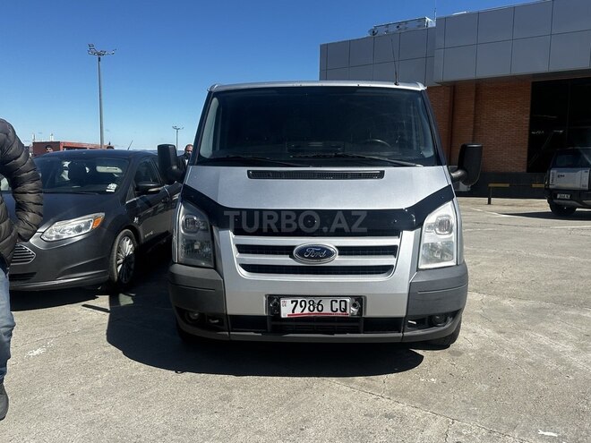 Ford Transit-16