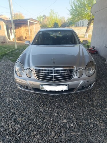 Mercedes E 220-1