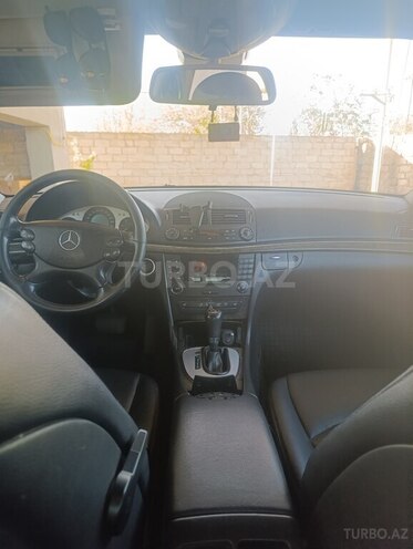 Mercedes E 220-10