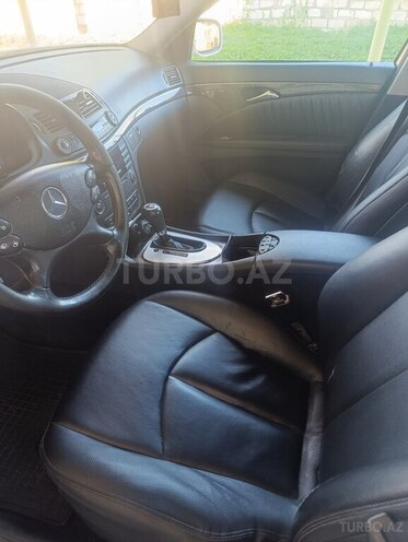 Mercedes E 220-12