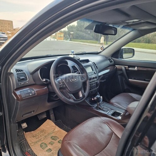 Kia Sorento-14