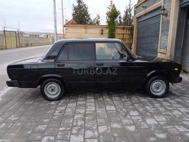 LADA (VAZ) 2107-2