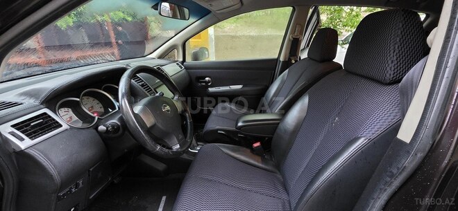 Nissan Tiida-19