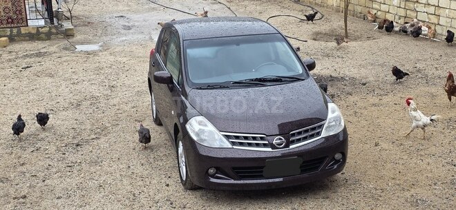 Nissan Tiida-20