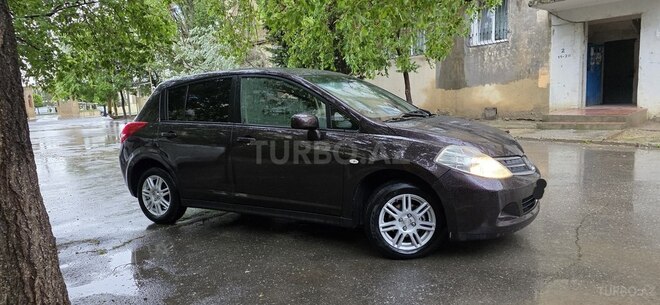 Nissan Tiida-4