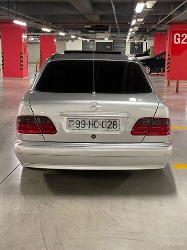 Mercedes E 200-2