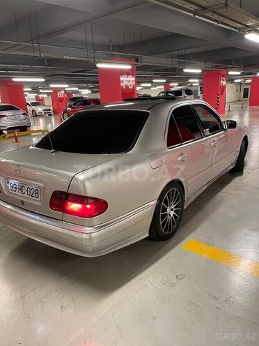 Mercedes E 200-7