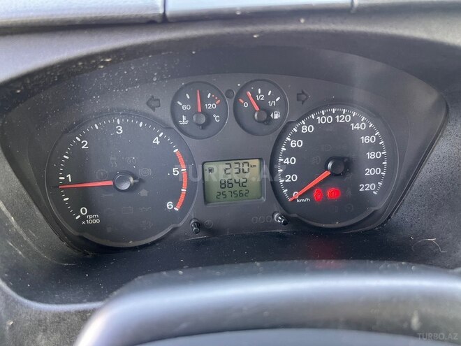 Ford Transit-5