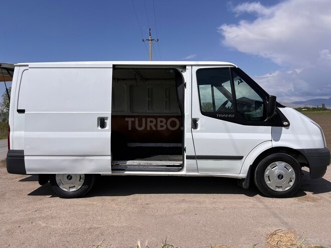 Ford Transit-2