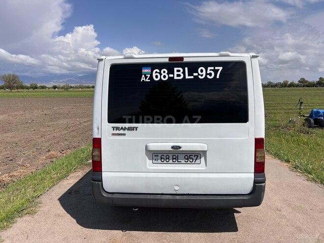 Ford Transit-17