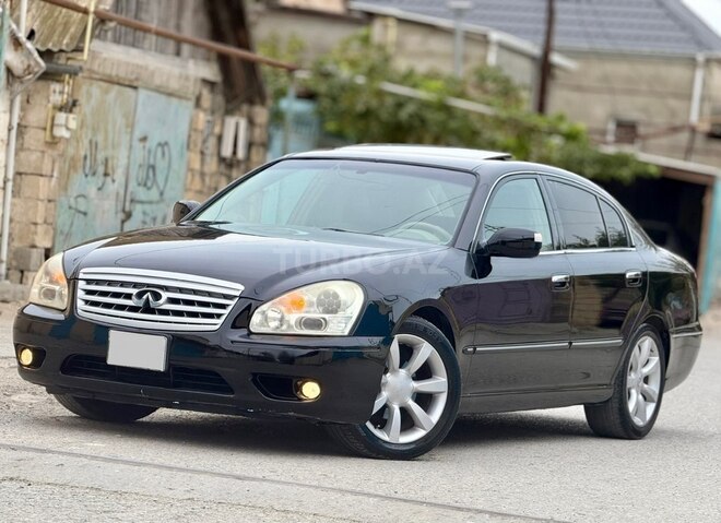 Infiniti Q45-3
