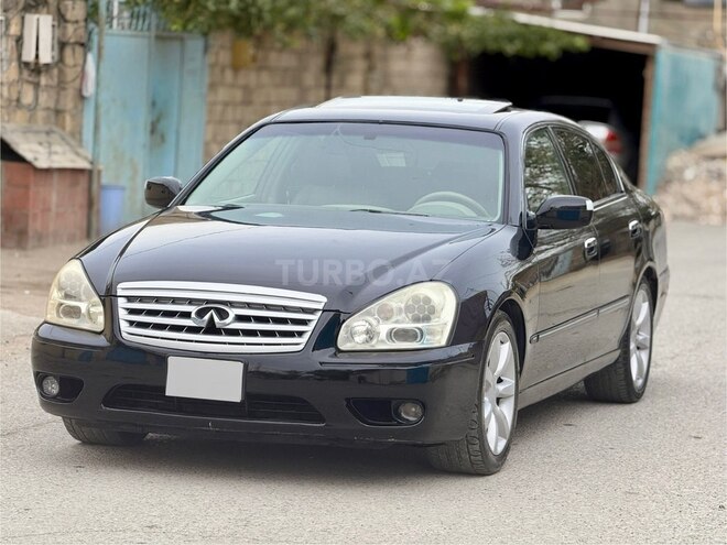 Infiniti Q45-6