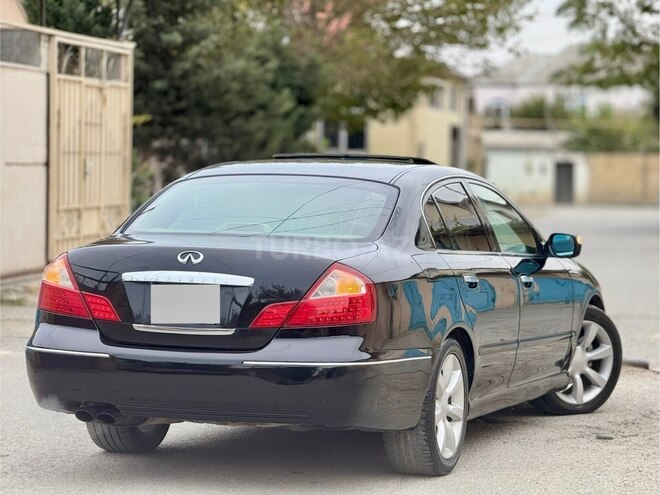 Infiniti Q45-11