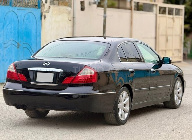 Infiniti Q45-9