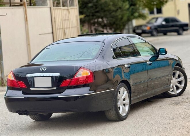 Infiniti Q45-12