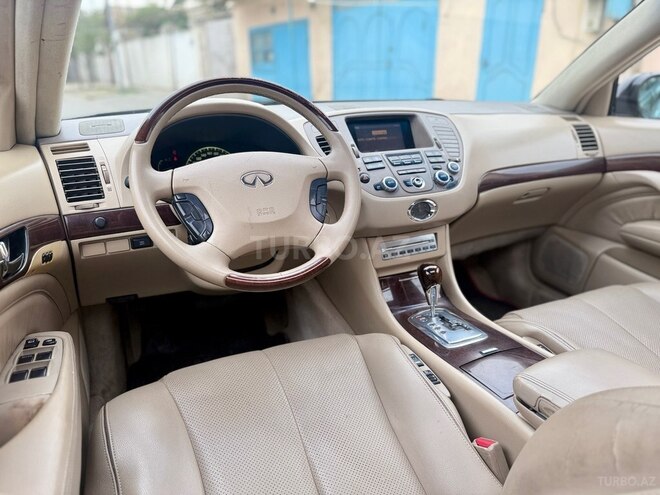 Infiniti Q45-15