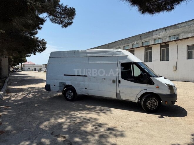 Ford Transit-5