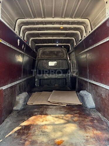 Ford Transit-6