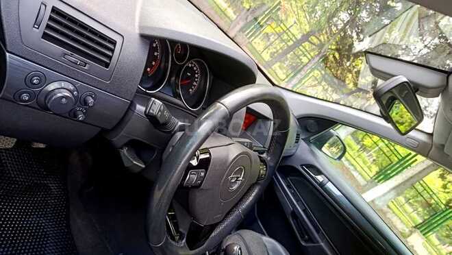 Opel Astra-11